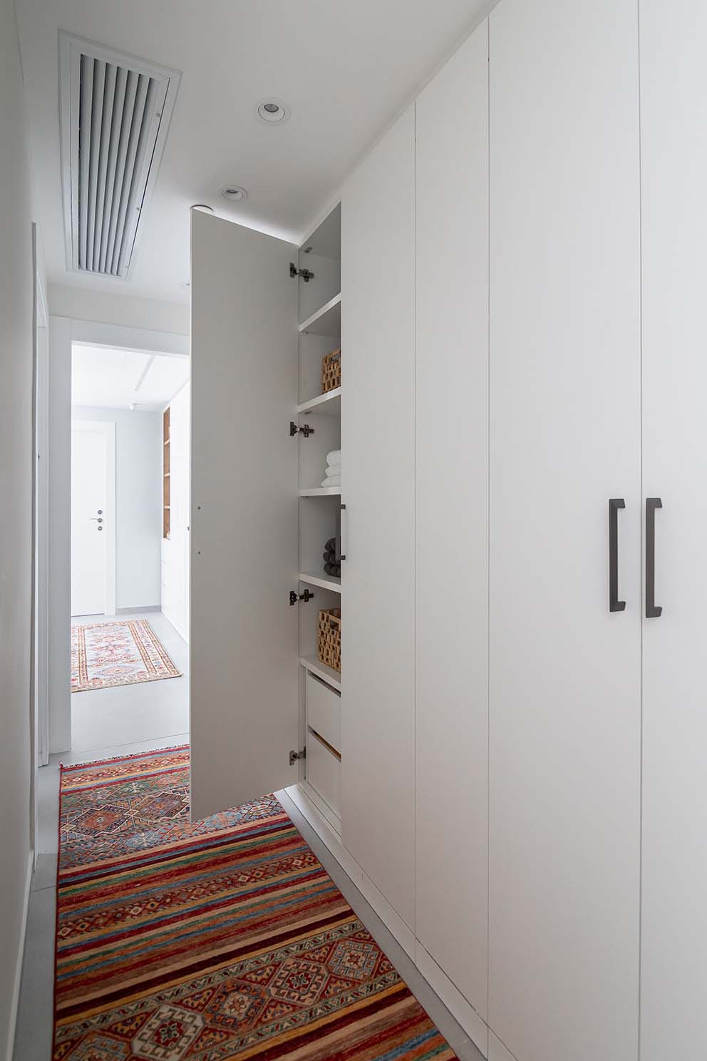 עיצוב: חלי ברבר אהרונוף, צילום: אלעד גרובנר, www.pnim.co.il