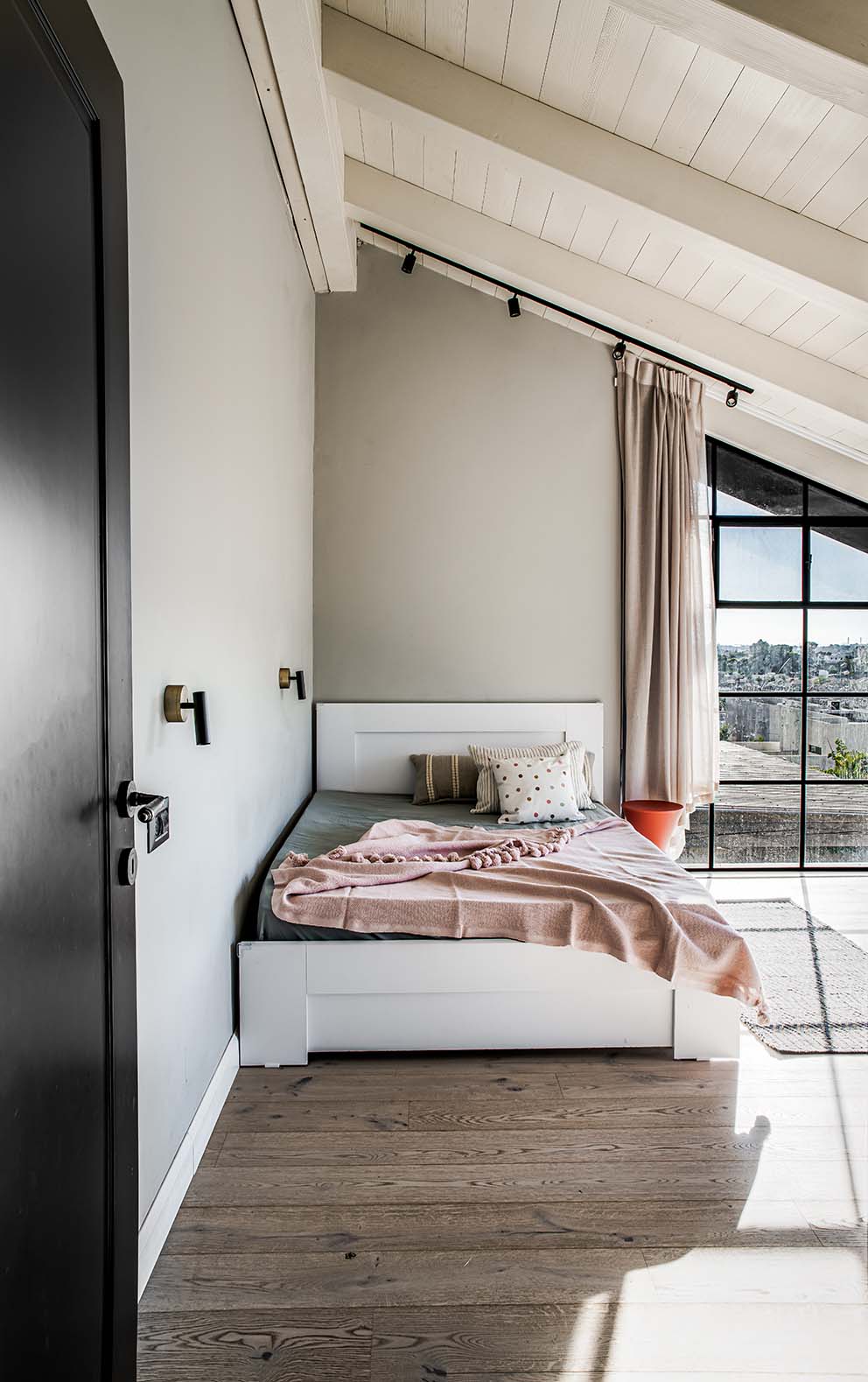 תכנון ואדריכלות: עפרה ויואל גולדברג, צילום: קרין רבנה, www.pnim.co.il