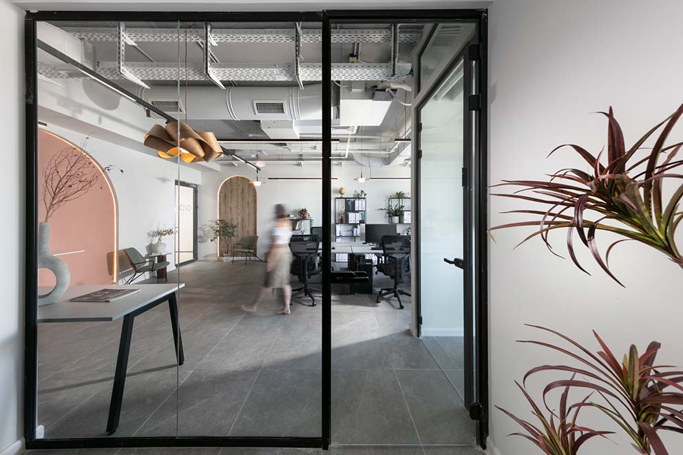 מעצבת פנים, מגזין וסושיאל למעצבים