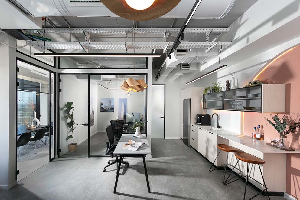 מעצבת פנים, מגזין וסושיאל למעצבים