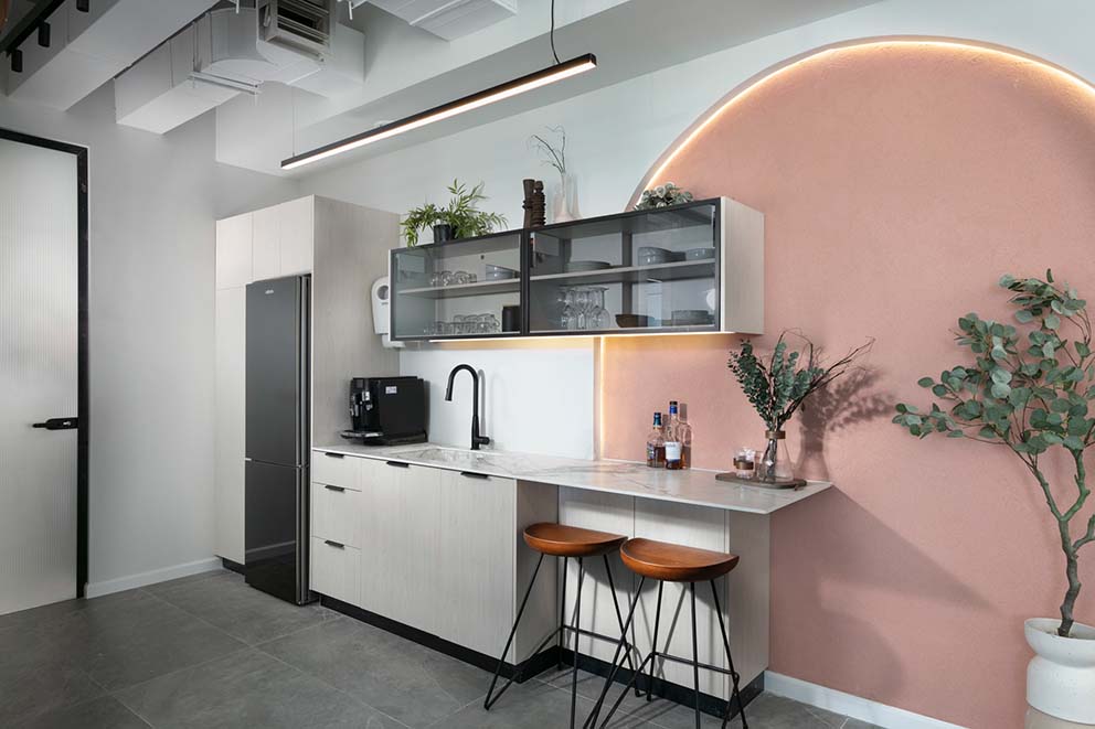 מעצבת פנים, מגזין וסושיאל למעצבים