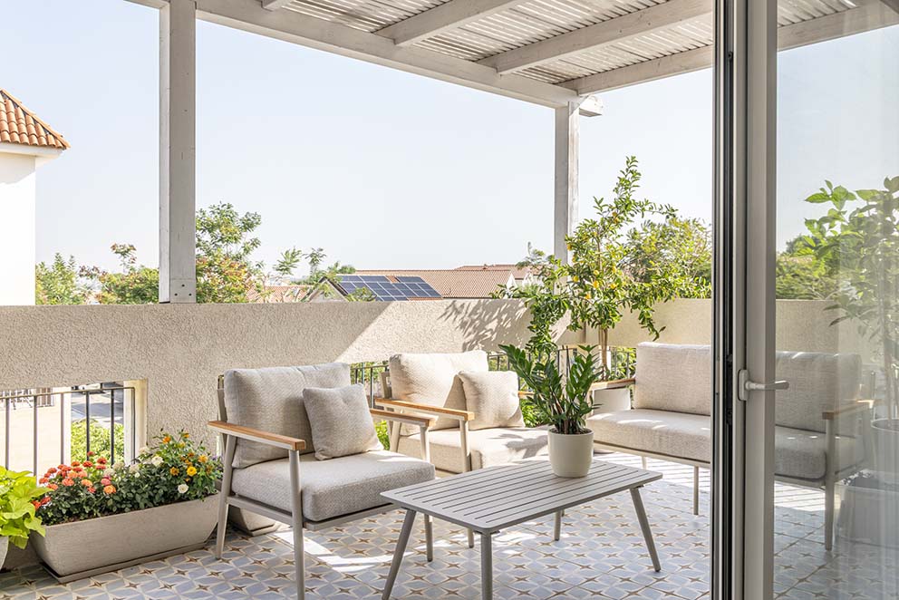 מרפסת,, עיצוב פנים, ניהול סושיאל לעיצוב פנים, עיצוב סלון