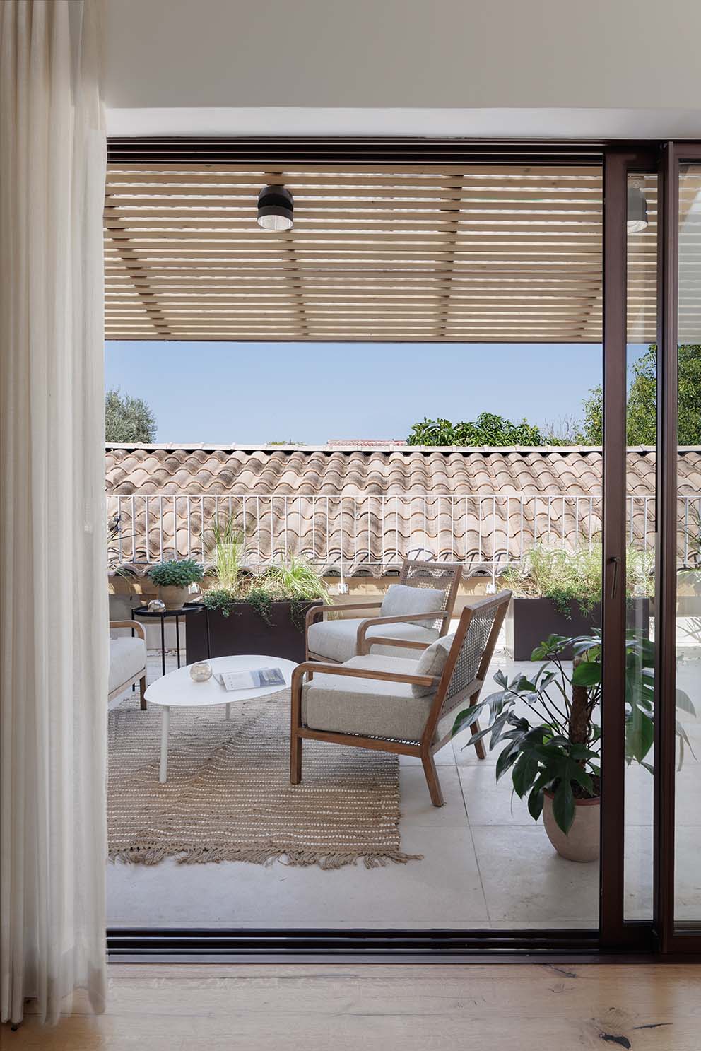 עיצוב פנים, ניהול סושיאל בעיצוב פנים, מגזין לעיצוב פנים ואדריכלות, מרפסת