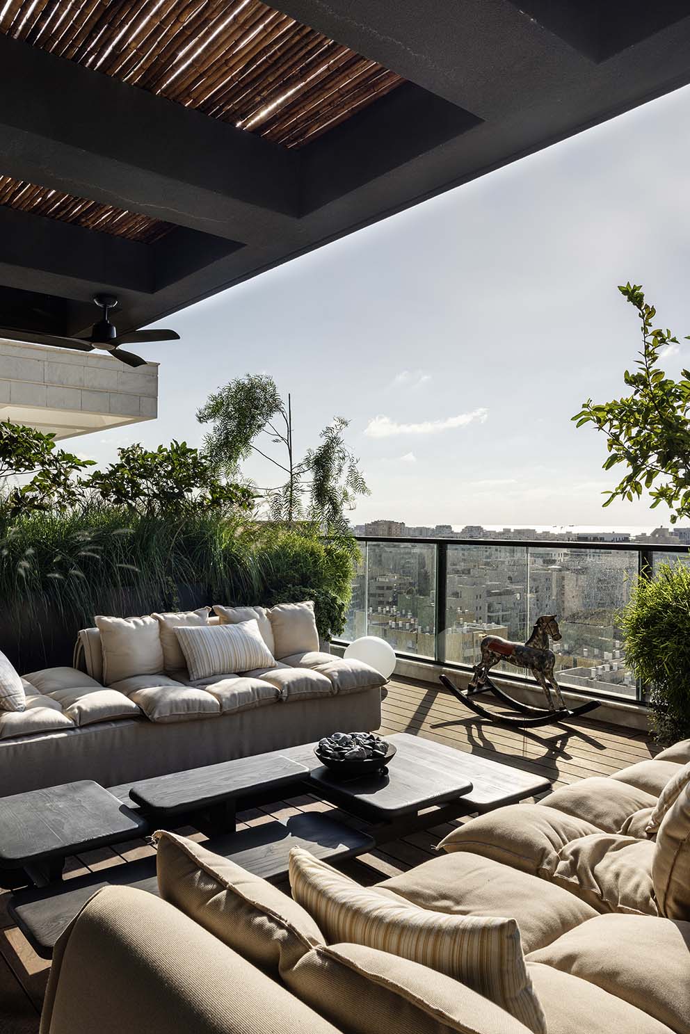 עיצוב פנים: נילי סובוטקה, צילום: איתי בנית, www.pnim.co.il עיצוב פנים, מגזין תוכן וניהול סושיאל