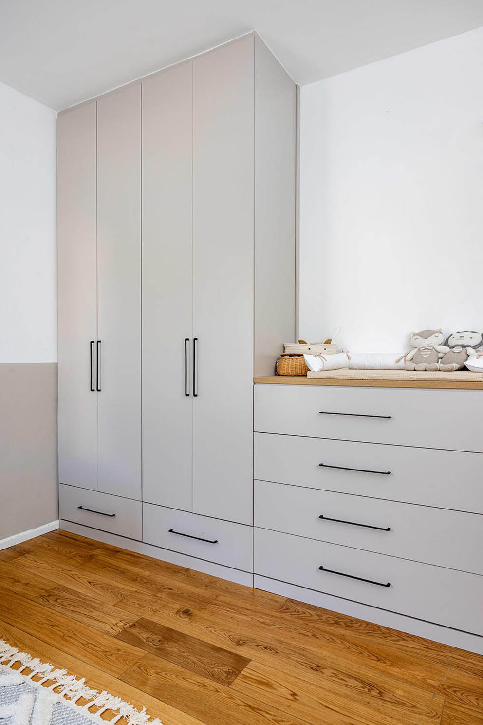 ארונות חדר שינה, פרסום למותגי עיצוב פנים