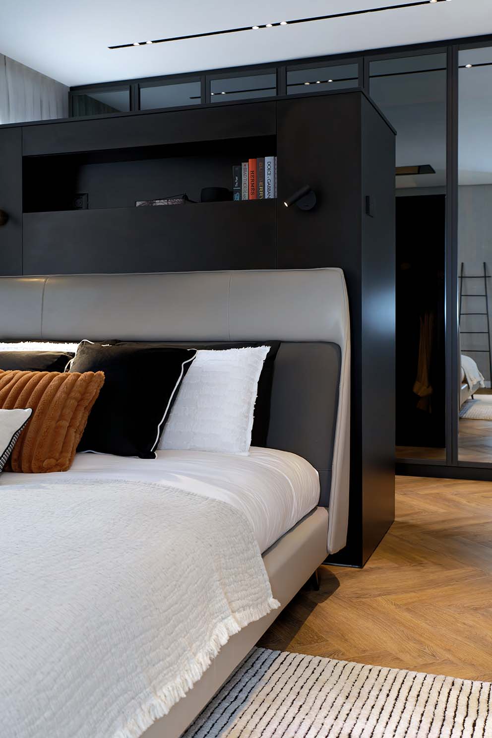 ארונות חדר שינה, פרסום למותגי עיצוב פנים