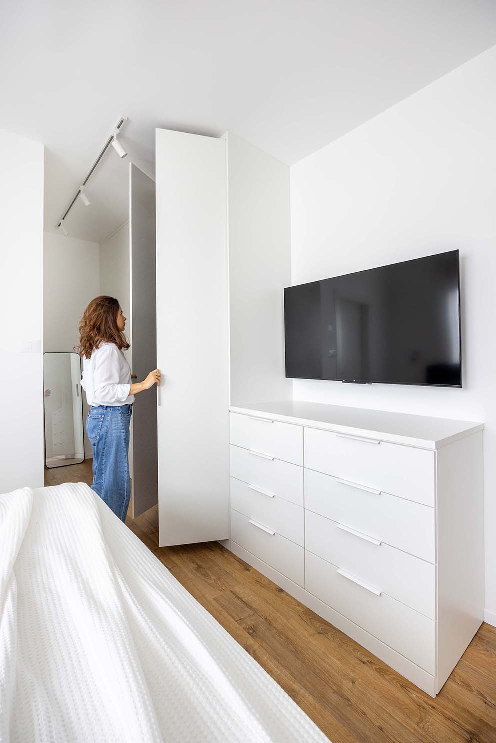 עיצוב: יעל רביב, צילום: אורית ארנון, www.pnim.co.il ארונות ריביירה יעל רביב שיפוץ הבית סושיאל לעיצוב פנים