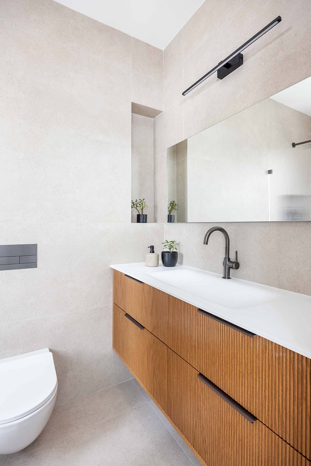 עיצוב: יעל רביב, צילום: אורית ארנון, www.pnim.co.il ארונות ריביירה יעל רביב שיפוץ הבית סושיאל לעיצוב פנים