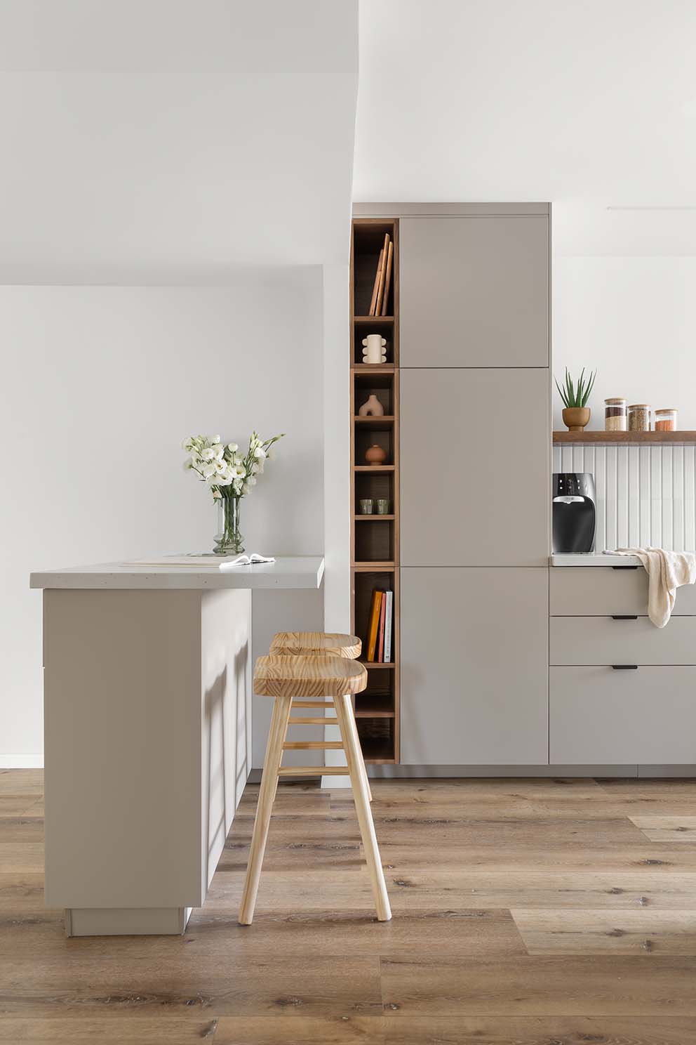 אדריכלות בתל אביב, שיר מרגולין אדריכלית, סושיאל למעצבי פנים, מטבח איקאה בשילוב נגרות