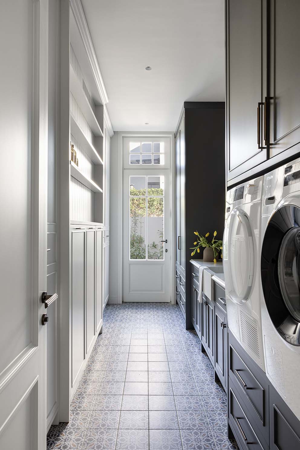 שרה ונירית פרנקל, עיצוב כפרי, ניהול סושיאל לעיצוב פנים, חדר כביסה