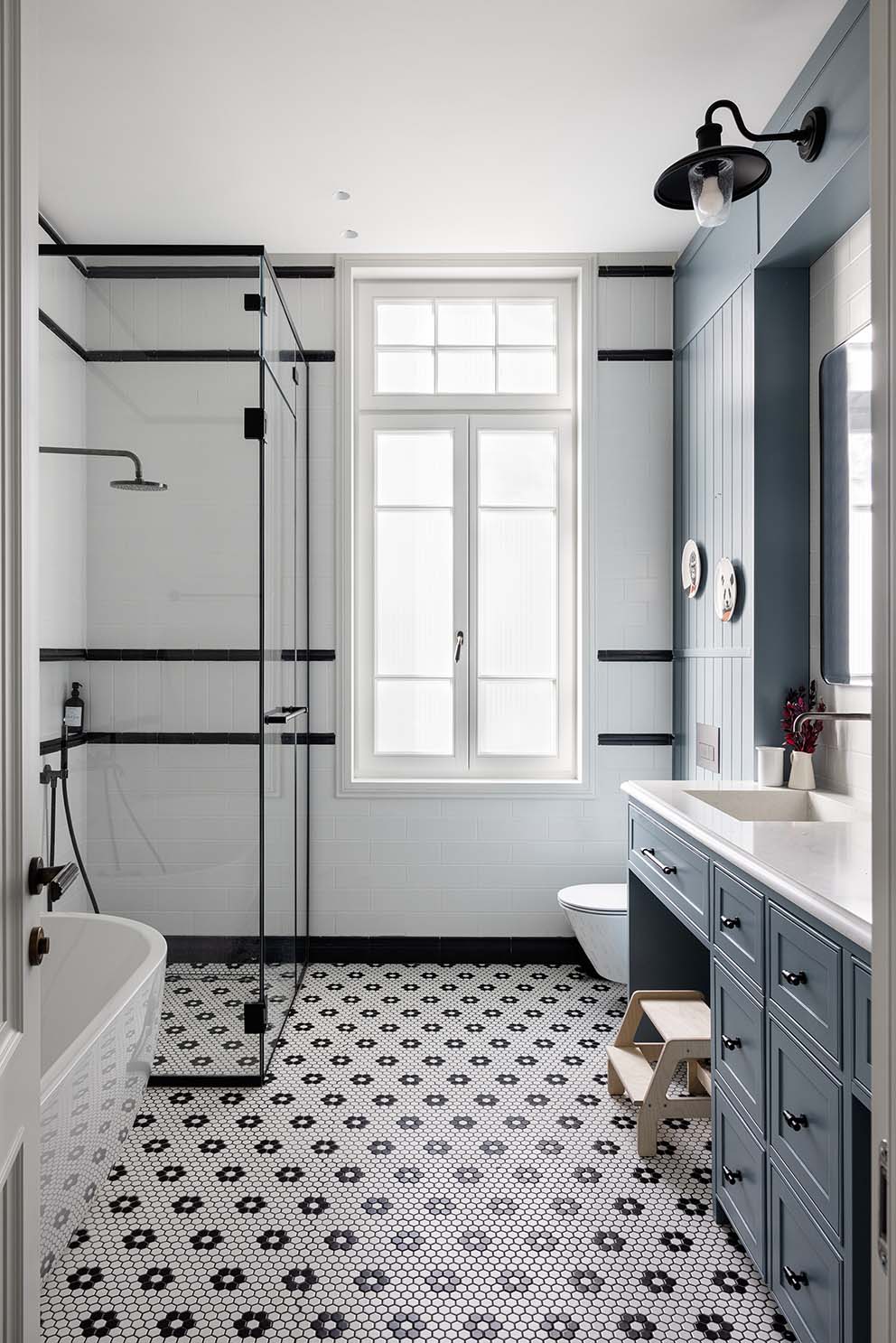 שרה ונירית פרנקל, עיצוב כפרי, ניהול סושיאל לעיצוב פנים, חדר רחצה