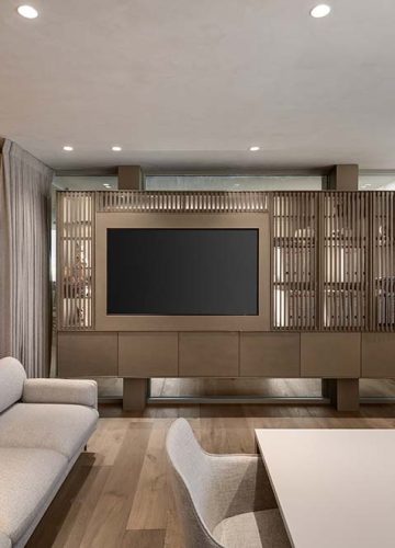 בין פתיחות לאינטימיות